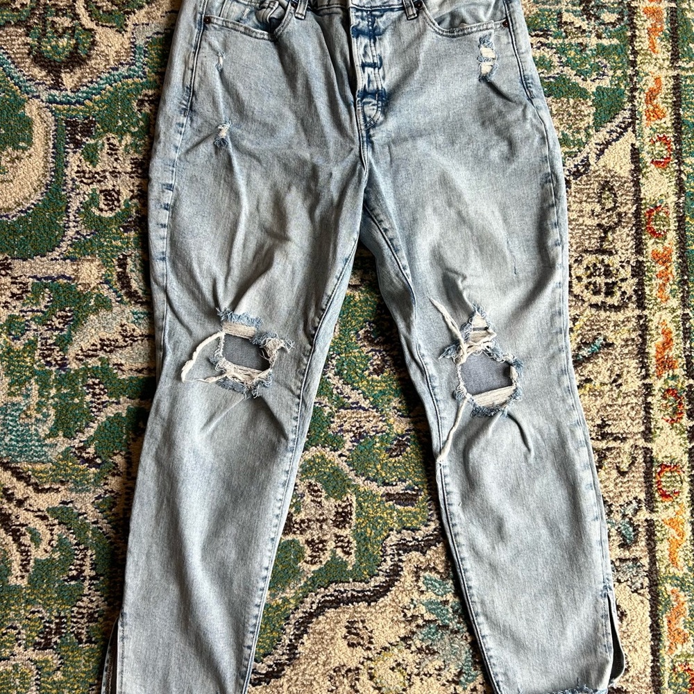 Women's Straight Leg Jeans - Light Wash